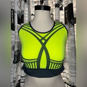 NWT LANE BRYANT LIVI ACTIVE Vibrant Yellow & Black Sports Bra. Size M/L (10-12).